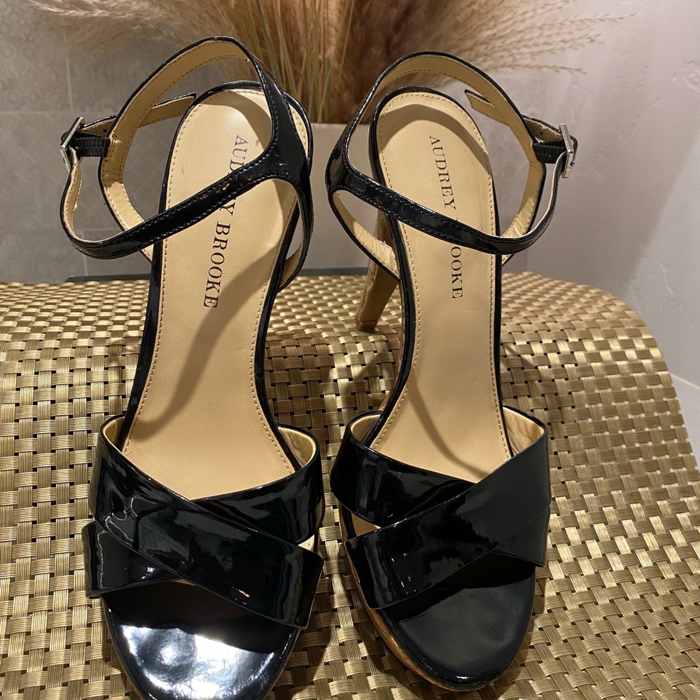 AUDREY BROOKE Olena Platform  Black sandals  size 7